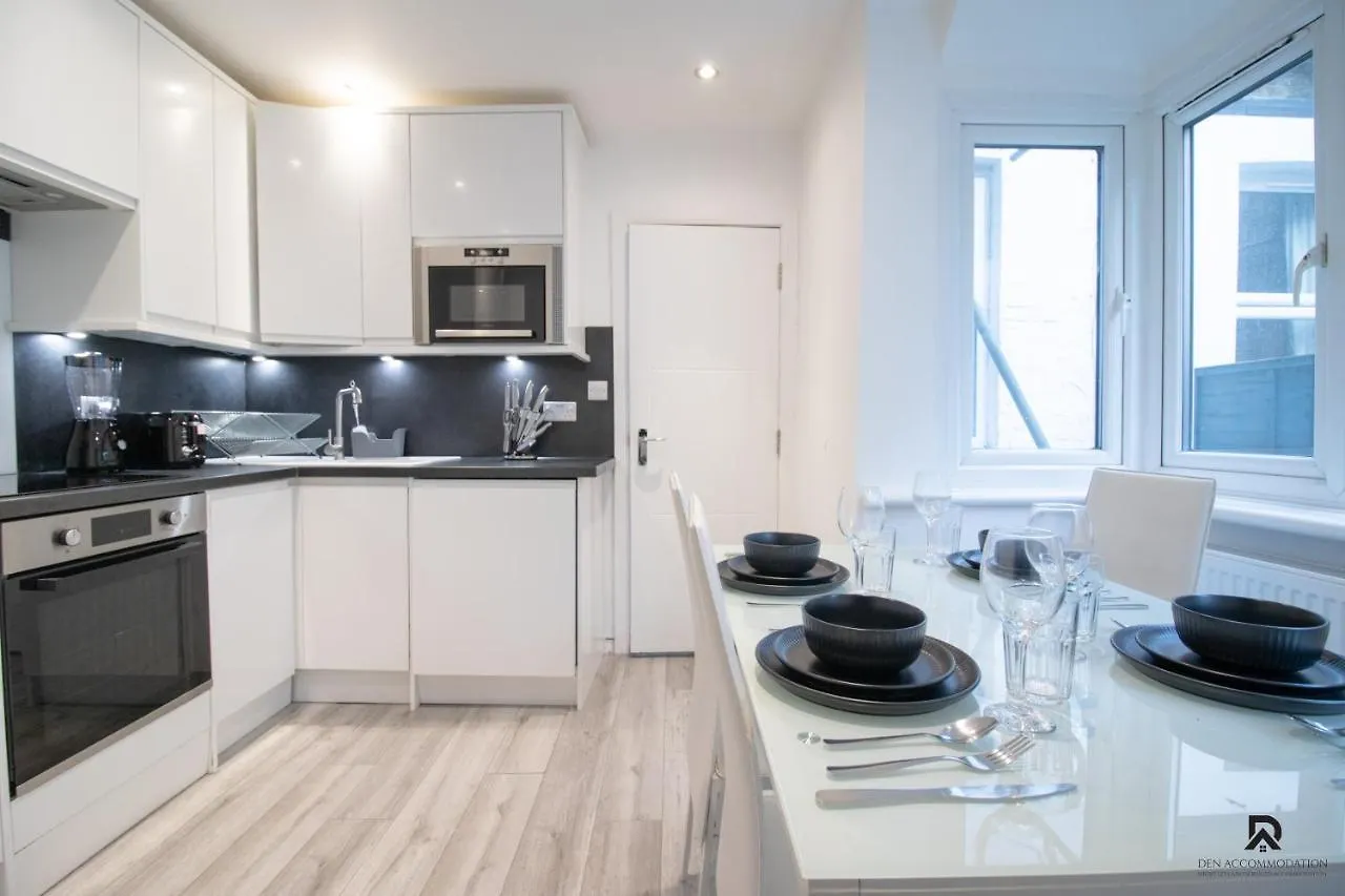 Newly Launched Two Bedroom Apartment By Den Accommodation Short Lets & Serviced Accommodation With Garden London