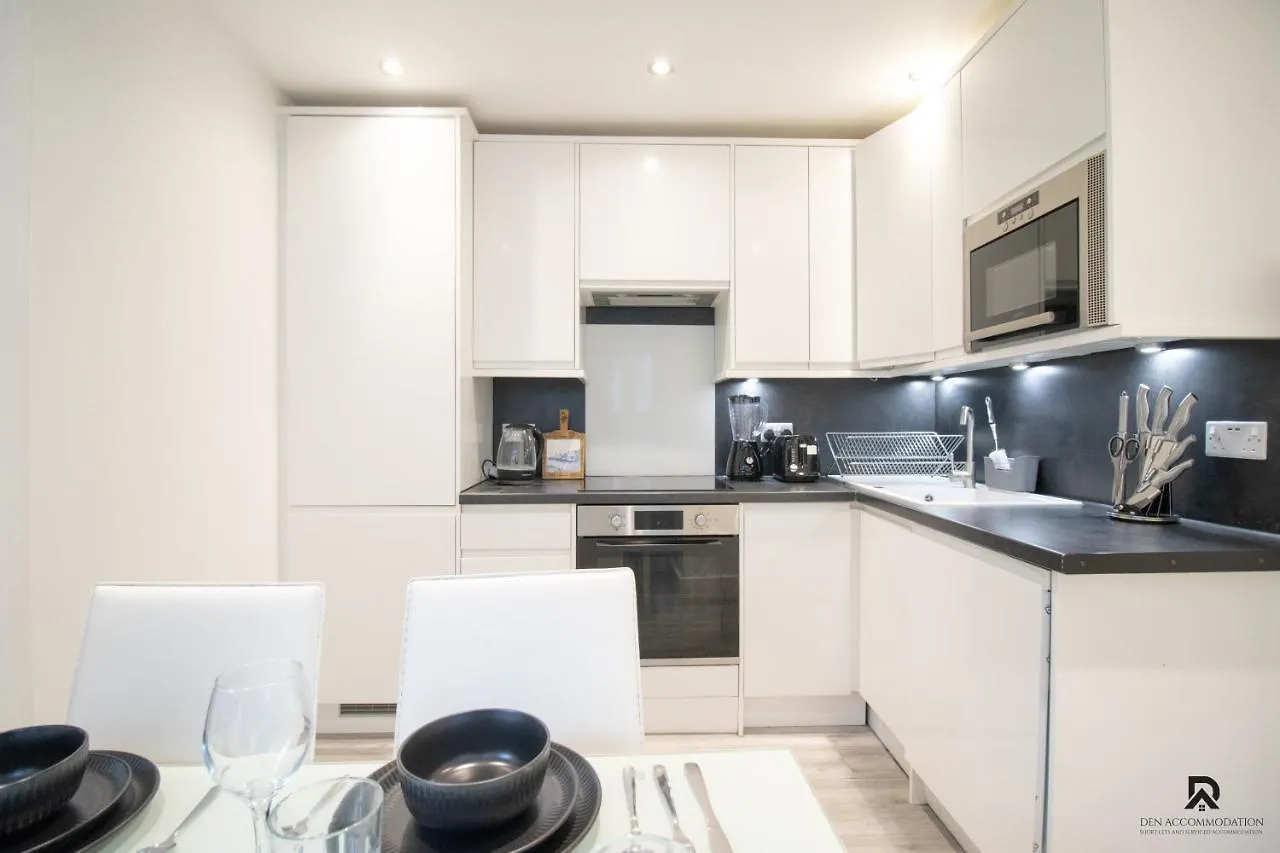 Newly Launched Two Bedroom Apartment By Den Accommodation Short Lets & Serviced Accommodation With Garden London 0*,  United Kingdom