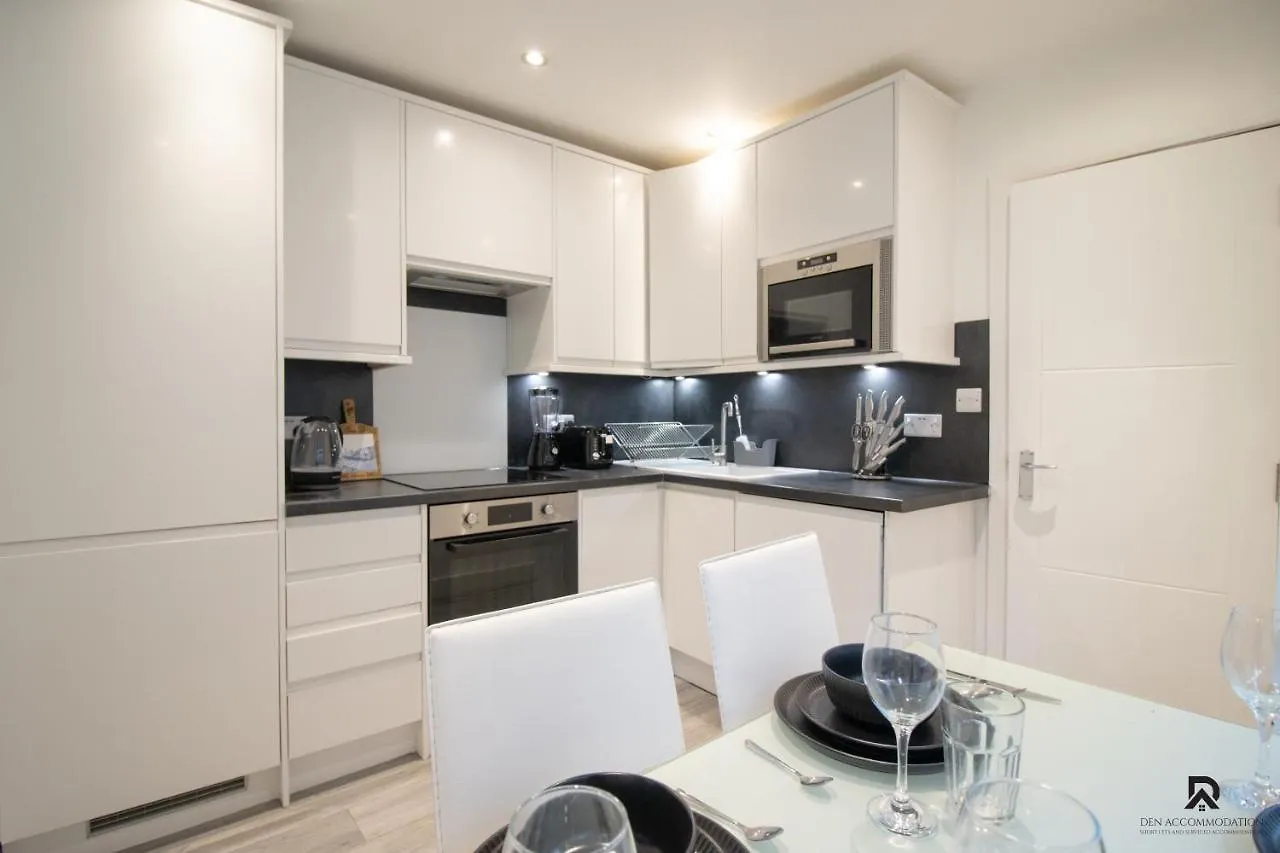 Newly Launched Two Bedroom Apartment By Den Accommodation Short Lets & Serviced Accommodation With Garden London