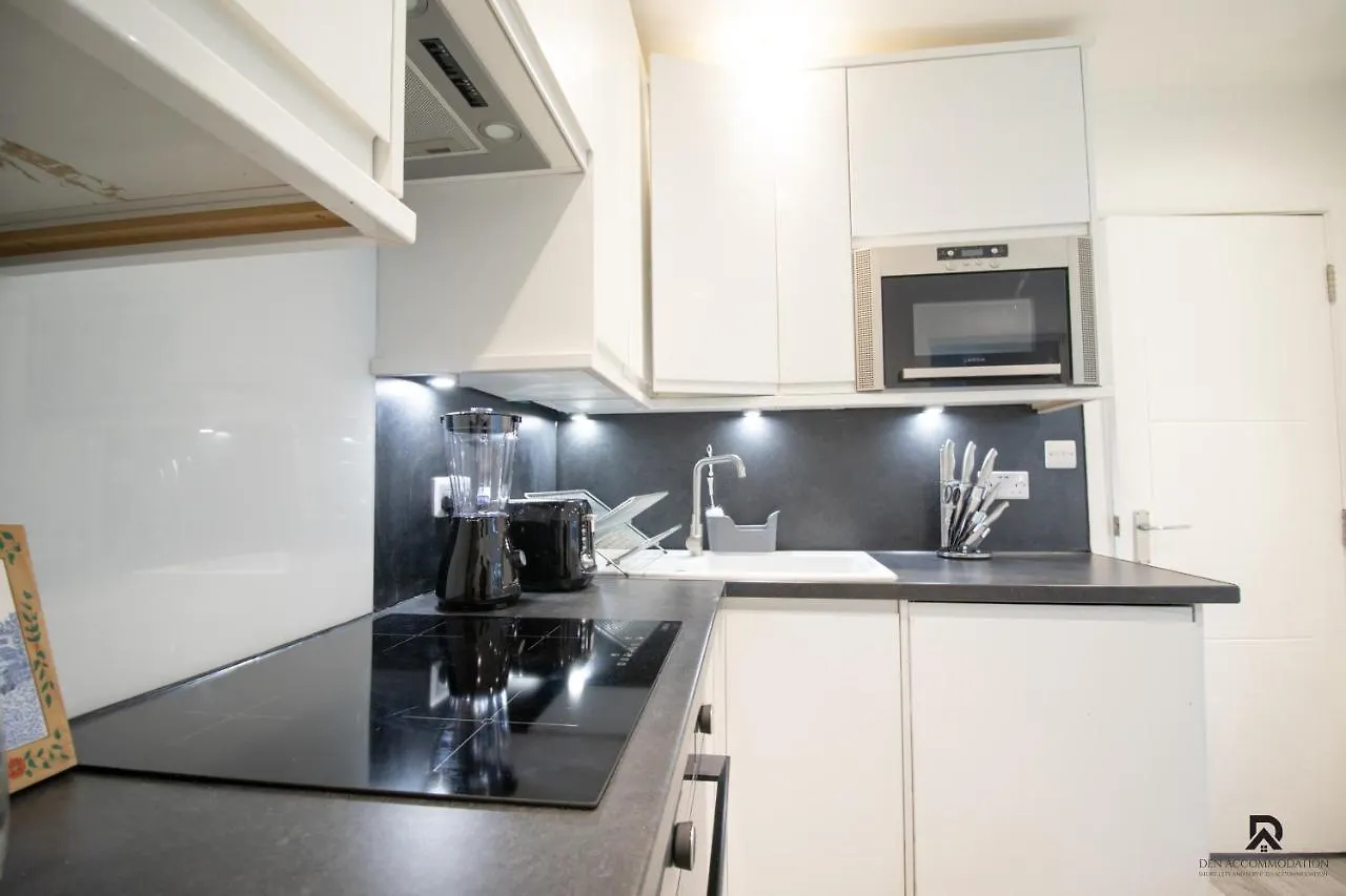 Newly Launched Two Bedroom Apartment By Den Accommodation Short Lets & Serviced Accommodation With Garden London