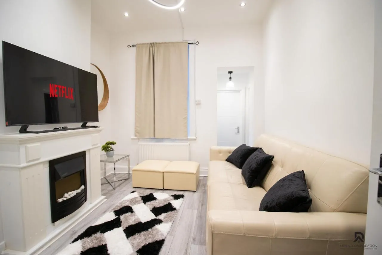 Newly Launched Two Bedroom Apartment By Den Accommodation Short Lets & Serviced Accommodation With Garden London United Kingdom