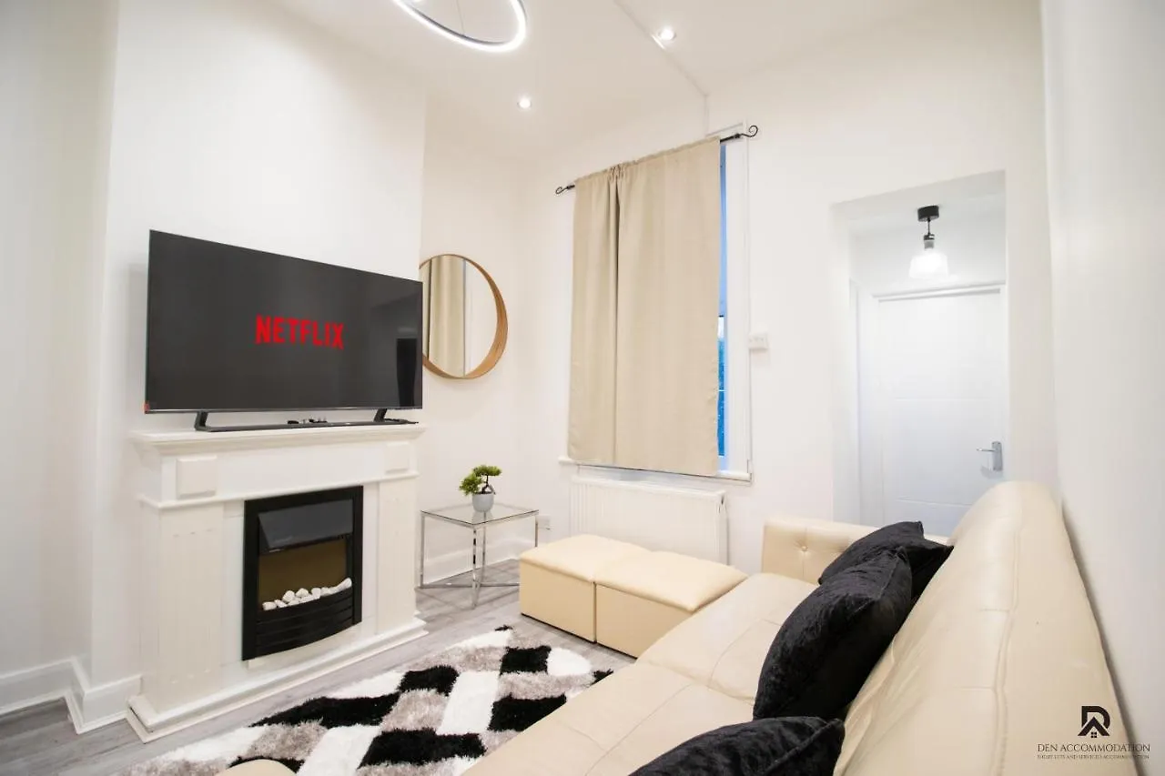 Newly Launched Two Bedroom Apartment By Den Accommodation Short Lets & Serviced Accommodation With Garden London