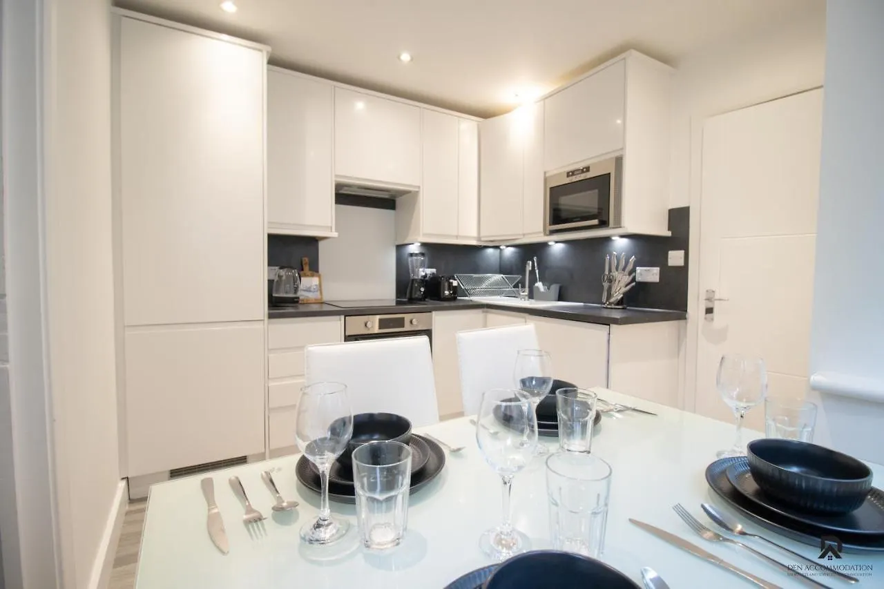 Newly Launched Two Bedroom Apartment By Den Accommodation Short Lets & Serviced Accommodation With Garden London