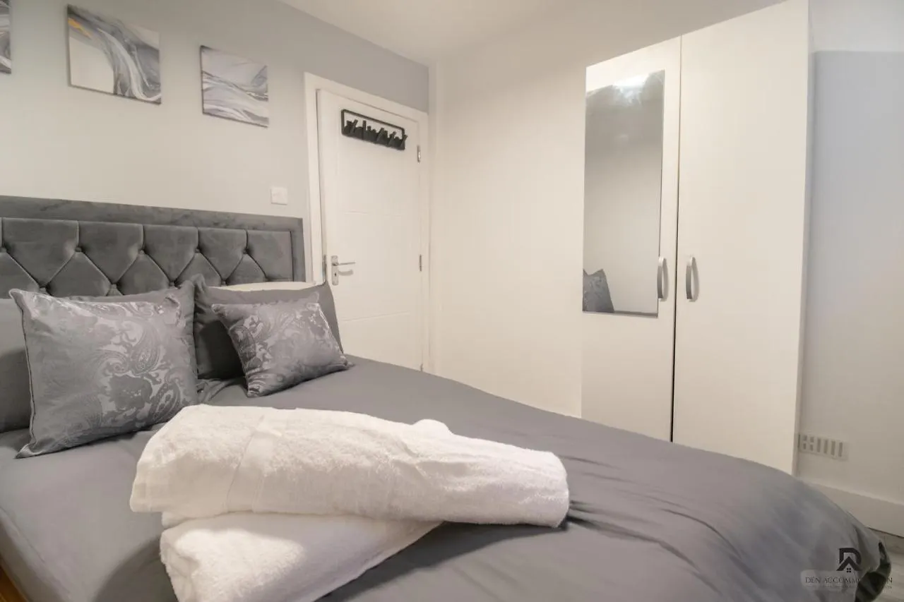 Newly Launched Two Bedroom Apartment By Den Accommodation Short Lets & Serviced Accommodation With Garden London