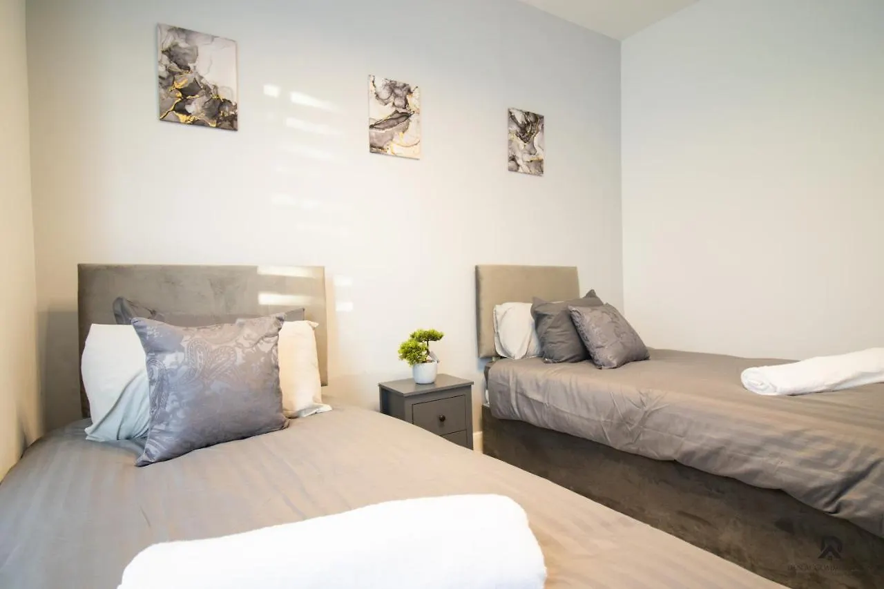 Newly Launched Two Bedroom Apartment By Den Accommodation Short Lets & Serviced Accommodation With Garden London