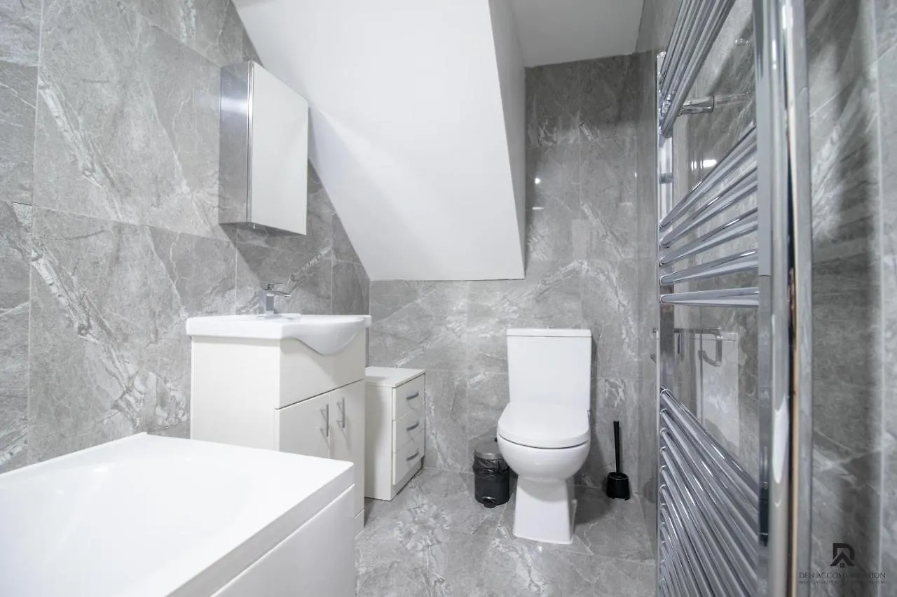 Newly Launched Two Bedroom Apartment By Den Accommodation Short Lets & Serviced Accommodation With Garden London 0*,  United Kingdom